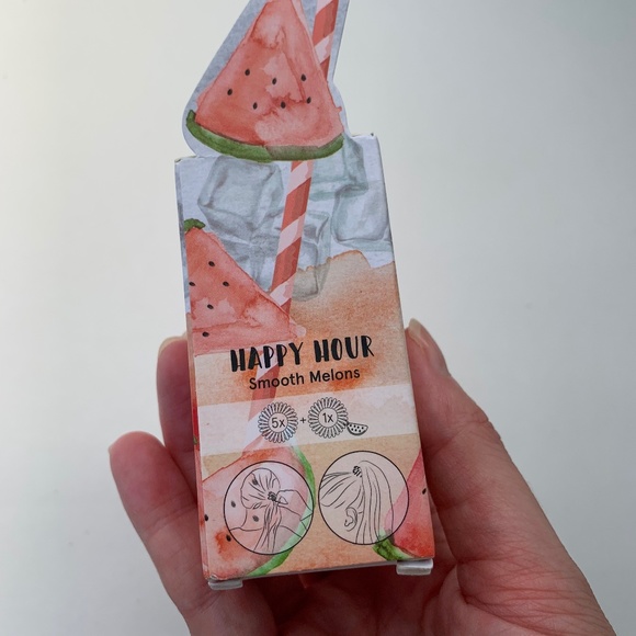 Summer insvisi bobble = Add a Beauty Bundle. 📦 - Picture 3 of 8